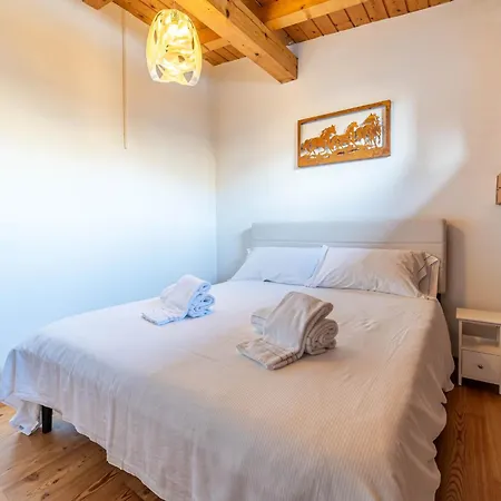 Altera アパート ロッカ・ピエートレ